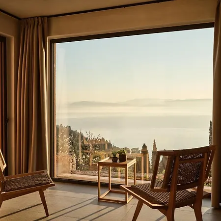 Innerpeace Villa, A Glorious 4acres Hideaway, By Thinkvilla * Achílleion